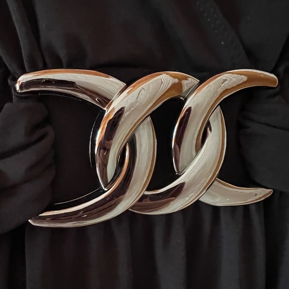 EUC Black V-Neck Blouse with 3/4 Sleeves and Silvery Chain Link Detail (small) - Picture 7 of 9